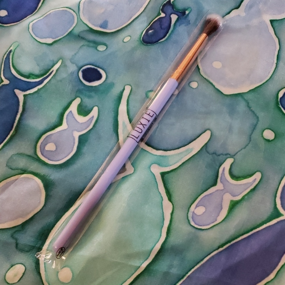 Luxie 237 blending brush dreamcatcher